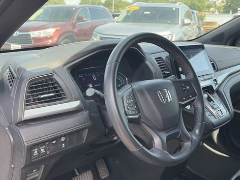Used 2024 Honda Odyssey Sport image 17