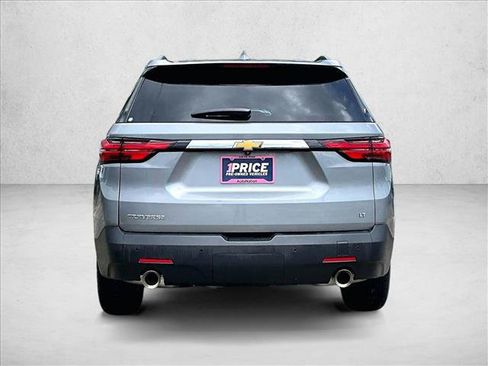 Used 2023 Chevrolet Traverse LT FWD image 4