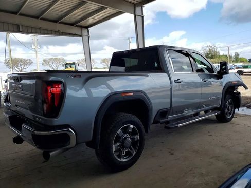 Used 2025 GMC Sierra 3500 SLE AWD/4WD image 3