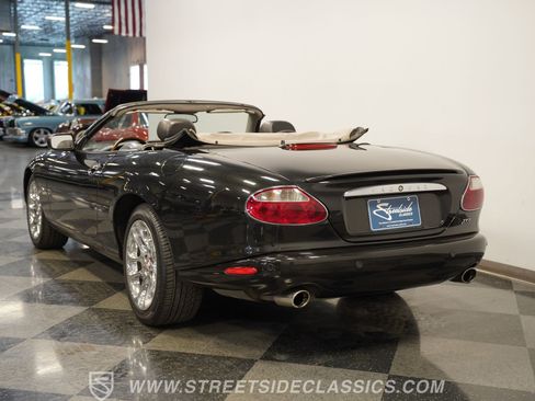 Used 2002 Jaguar XK8 Convertible image 8