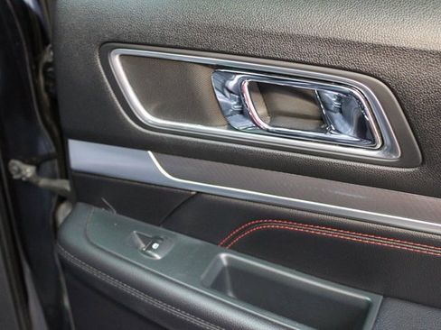 Used 2019 Ford Explorer Sport image 11