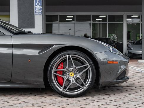 Used 2015 Ferrari California T image 34