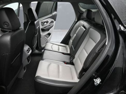 Used 2022 GMC Terrain SLT w/ Infotainment Package II image 12