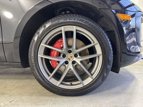 Certified 2025 Porsche Macan S image 15