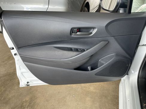 Used 2025 Toyota Corolla LE image 20