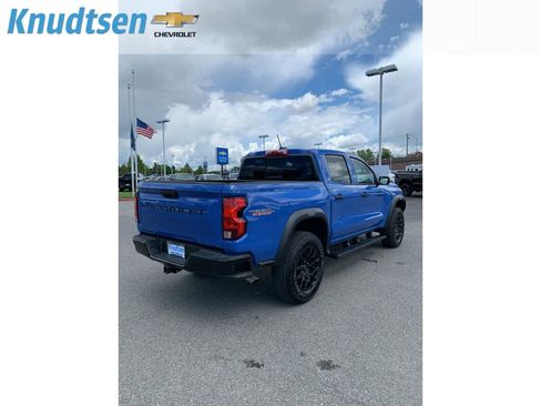 Used 2025 Chevrolet Colorado Trail Boss AWD/4WD image 7