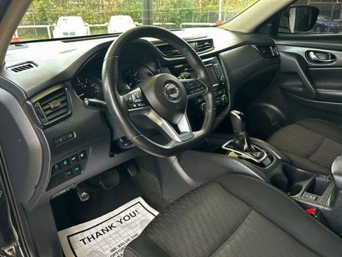 Used 2019 Nissan Rogue SV image 11