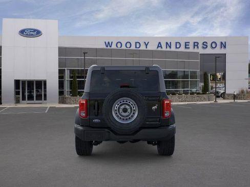 New 2026 Ford Bronco Base image 5