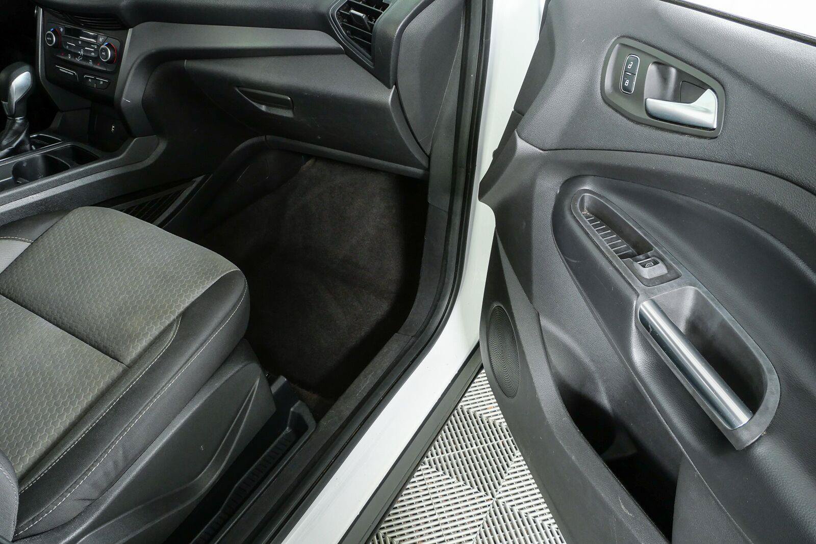 Used 2019 Ford Escape SE FWD image 22