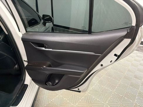 Used 2024 Toyota Camry SE FWD image 17