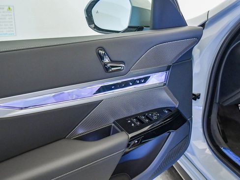 New 2026 BMW 740i w/ Premium Package image 21