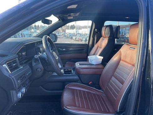 Used 2024 GMC Yukon XL Denali Ultimate image 14