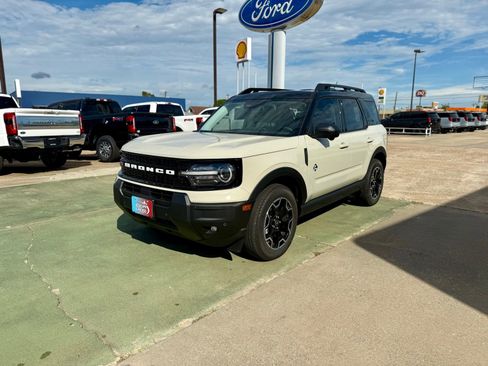 New 2025 Ford Bronco Sport Outer Banks w/ Outer Banks Tech Package+ image 42