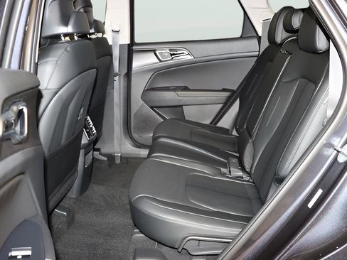 New 2026 Kia Sportage SX FWD image 19