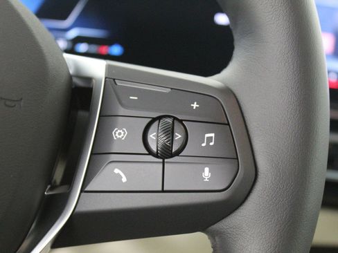 Used 2025 BMW X1 xDrive28i w/ Technology Package image 33