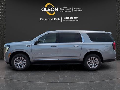 Used 2025 GMC Yukon XL Denali AWD/4WD image 2