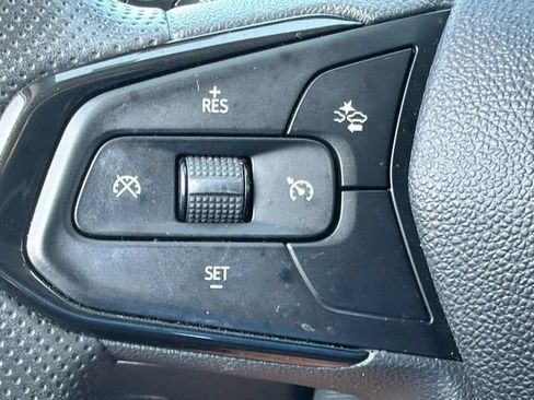 Used 2024 Chevrolet Trax LT FWD image 18