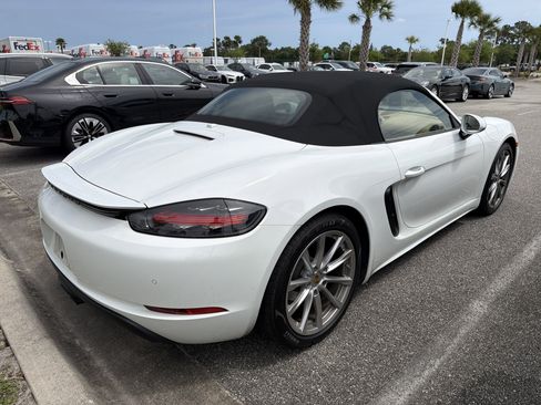 Used 2017 Porsche 718 Boxster RWD image 2