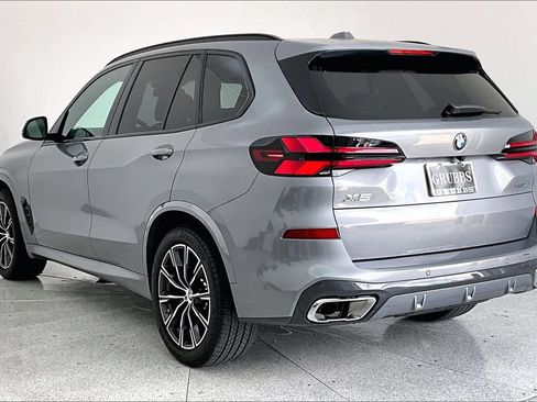 Used 2025 BMW X5 xDrive40i w/ M Sport Package AWD/4WD image 16