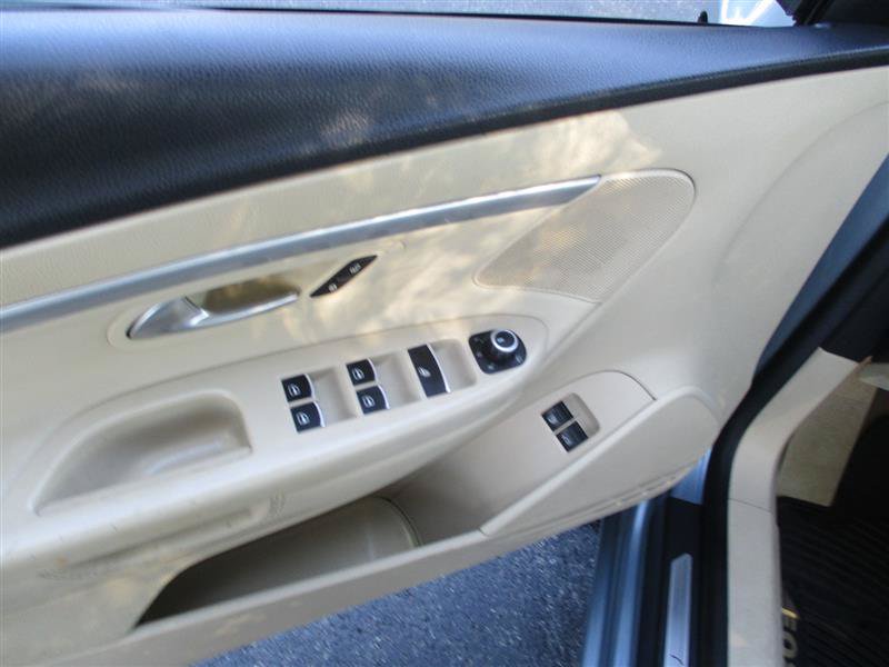 Used 2013 Volkswagen Eos Komfort FWD image 12