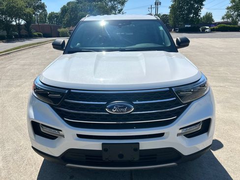 Used 2022 Ford Explorer XLT w/ Equipment Group 202A AWD/4WD image 10
