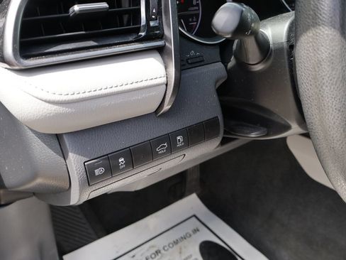 Used 2022 Toyota Camry LE AWD/4WD image 16