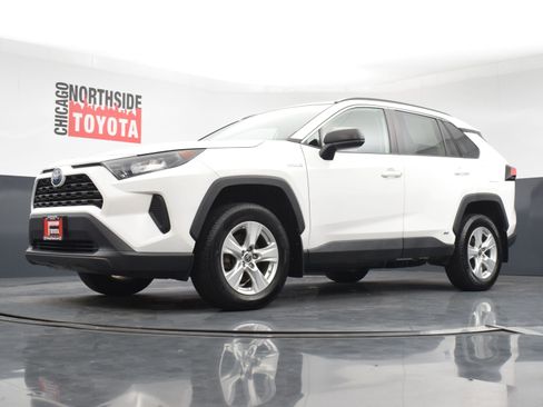 Used 2021 Toyota RAV4 LE AWD/4WD image 30
