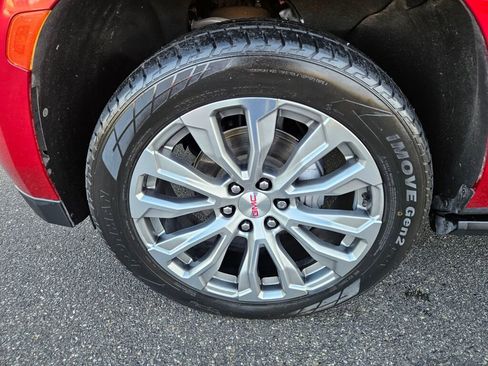 Used 2021 GMC Yukon Denali w/ Denali Premium Package image 9