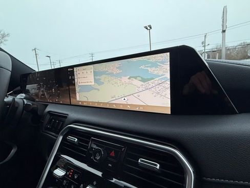 Used 2025 Nissan Armada Platinum Reserve image 35