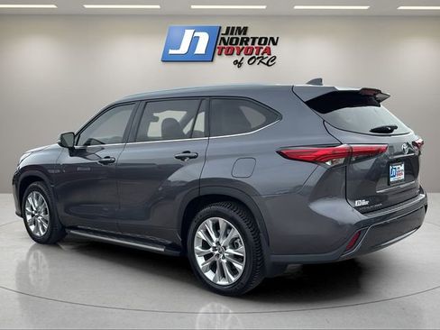 Used 2022 Toyota Highlander Limited FWD image 7