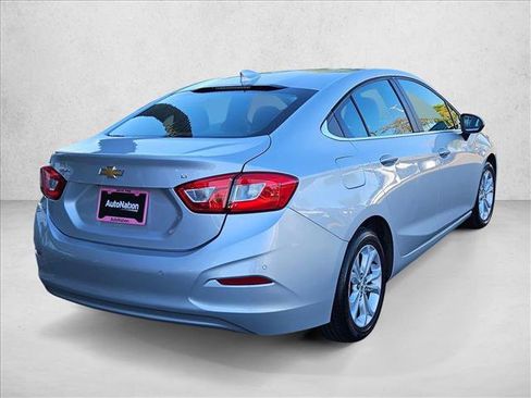 Used 2019 Chevrolet Cruze LT w/ Convenience Package image 5