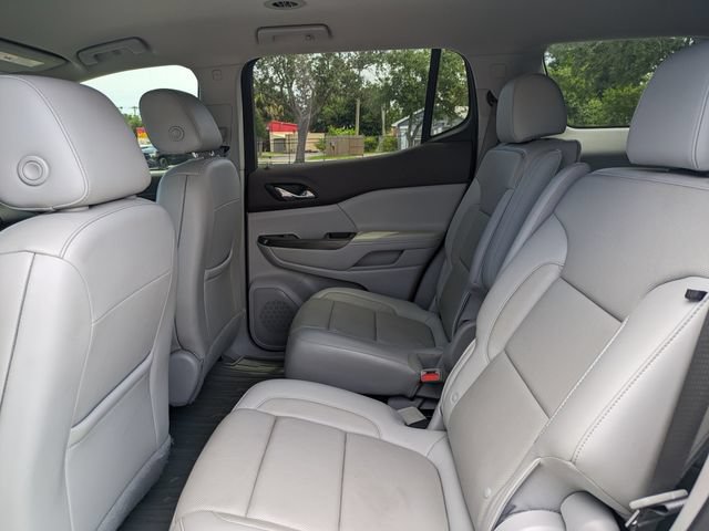 Used 2020 GMC Acadia SLT w/ Driver Alert Package II FWD image 14