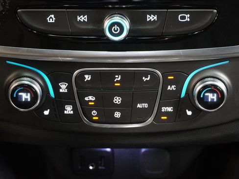 Used 2024 Chevrolet Traverse LT AWD/4WD image 22