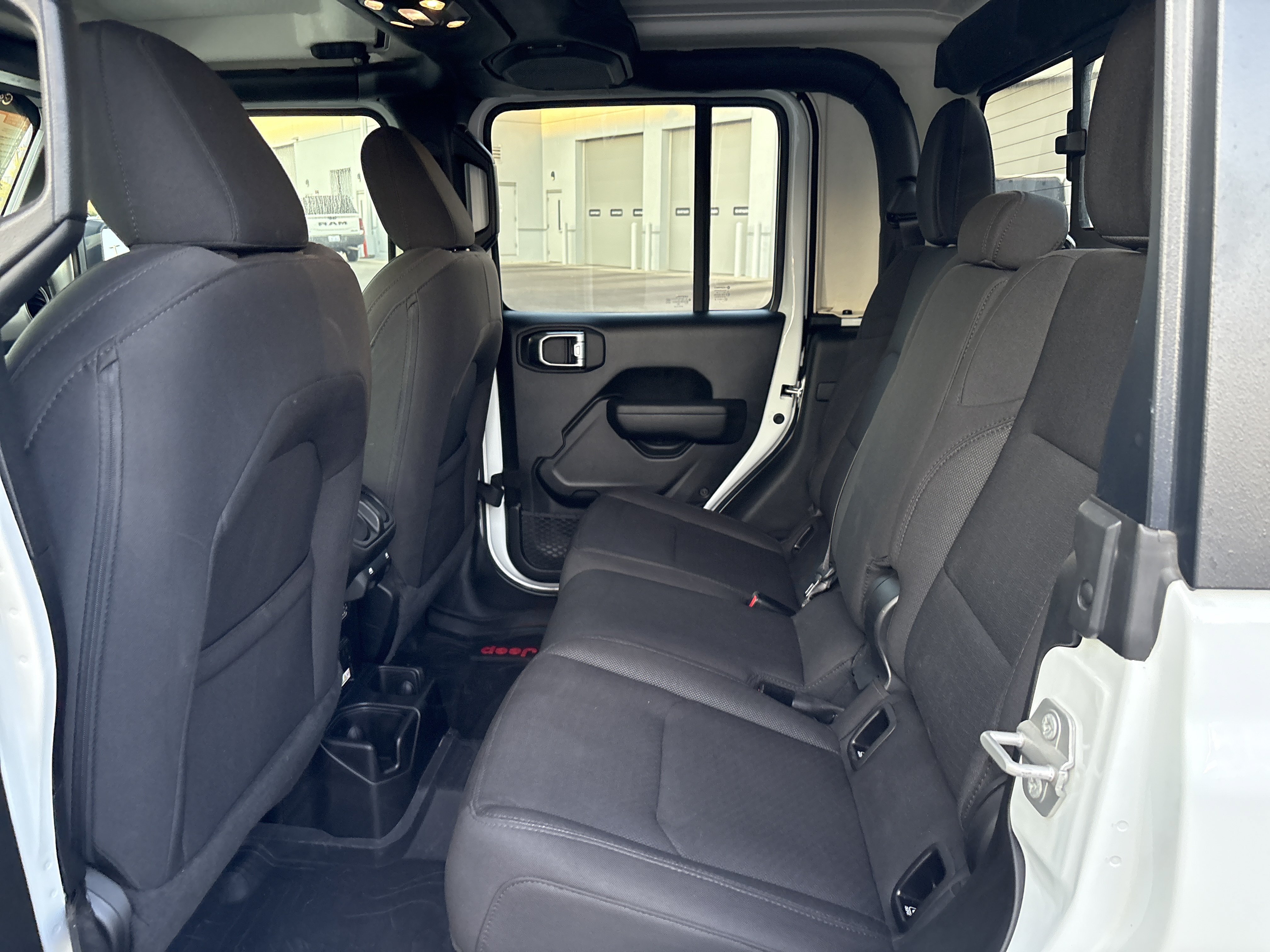 Used 2023 Jeep Gladiator Sport AWD/4WD image 33