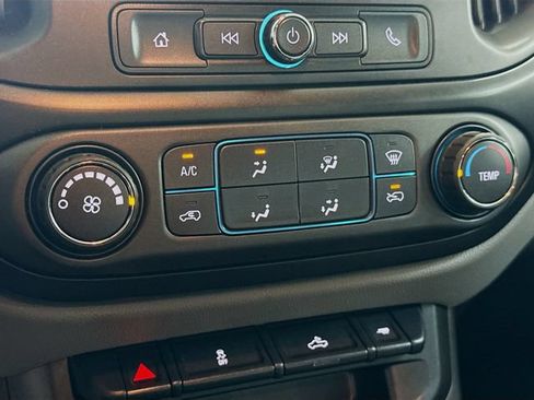 Used 2021 Chevrolet Colorado W/T RWD image 16