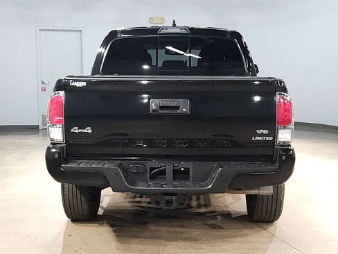 Used 2022 Toyota Tacoma Limited AWD/4WD image 6