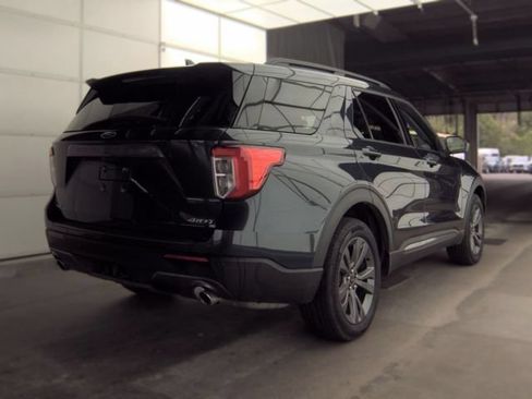 Used 2024 Ford Explorer XLT w/ Equipment Group 202A AWD/4WD image 3