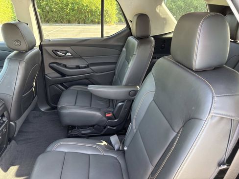 Used 2020 Chevrolet Traverse RS FWD image 11