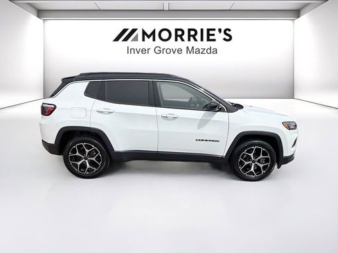 Used 2025 Jeep Compass Limited AWD/4WD image 4