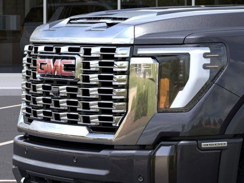 New 2025 GMC Sierra 3500 Denali w/ Technology Package image 13