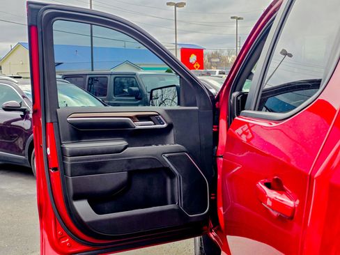 Used 2024 Chevrolet Silverado 1500 LT image 25