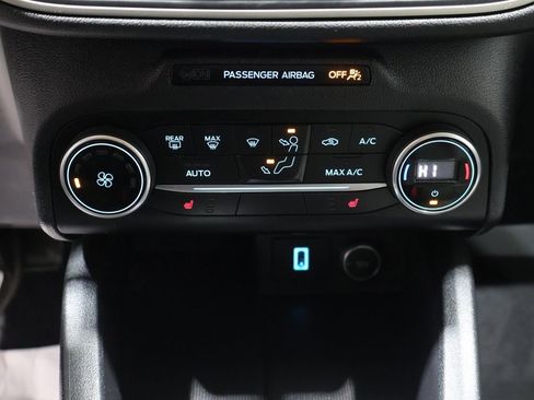 Used 2020 Ford Escape SE image 29