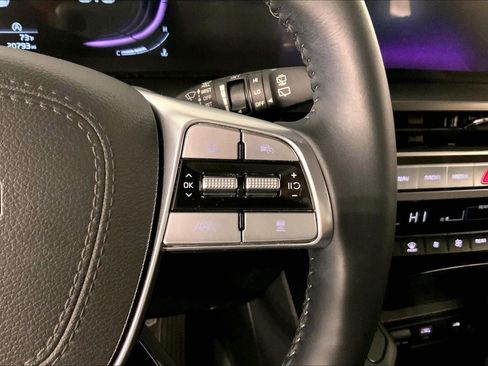 Certified 2025 Kia Telluride S FWD image 19