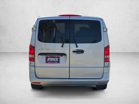 Used 2018 Mercedes-Benz Metris Passenger image 7