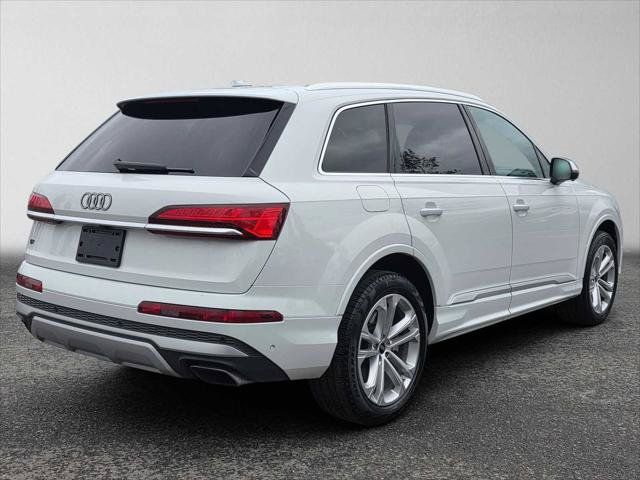 Used 2025 Audi Q7 3.0T Premium Plus AWD/4WD image 3