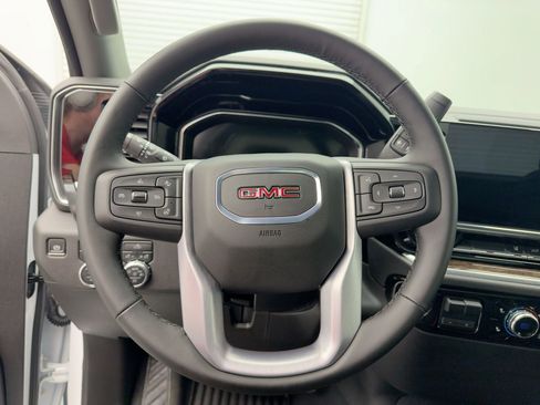 Certified 2025 GMC Sierra 2500 SLE w/ SLE Convenience Package image 15