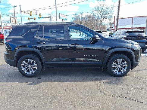 Used 2025 Chevrolet Equinox LT w/ Convenience Package II image 4