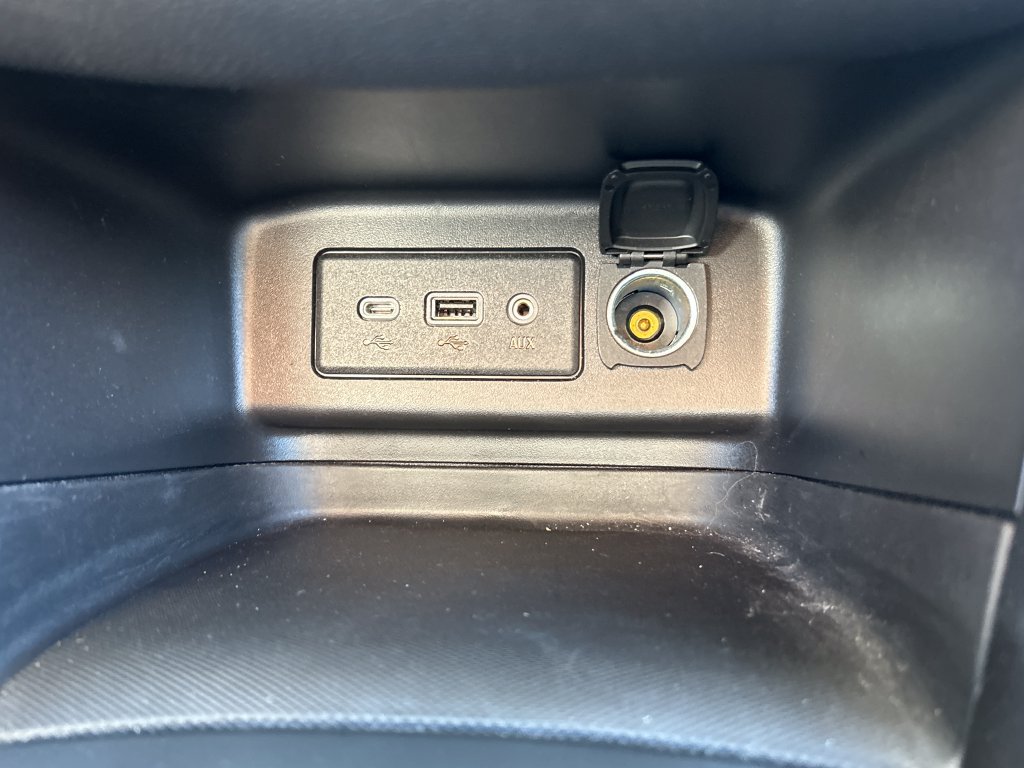 Used 2023 Chevrolet Equinox LT FWD image 28