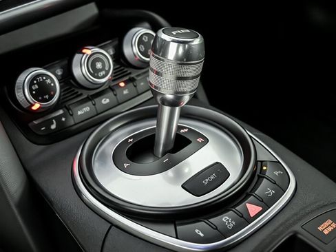 Used 2011 Audi R8 V8 AWD/4WD image 25