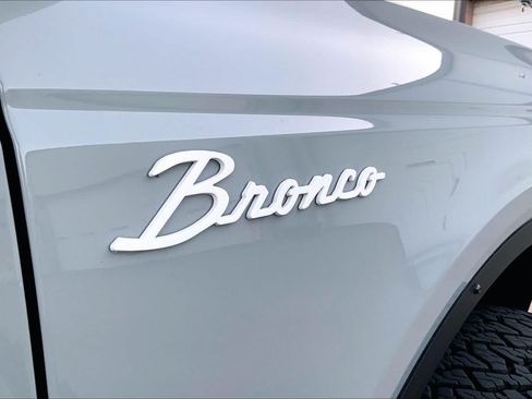 Used 2022 Ford Bronco Outer Banks AWD/4WD image 30